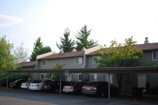 2005 NE Terre View Dr in Pullman, WA - Building Photo
