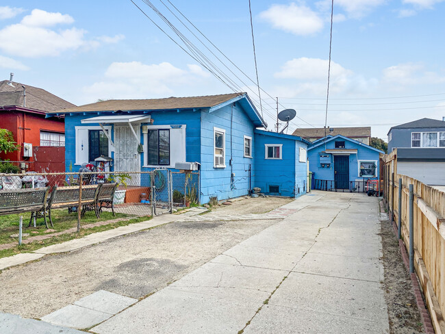 4236 W 102nd St in Inglewood, CA - Building Photo - Building Photo