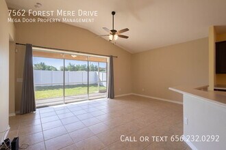 7562 Forest Mere Dr in Riverview, FL - Building Photo - Building Photo