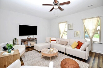 Room in House on Hunters Crossing Ln in Charlotte, NC - Building Photo - Building Photo