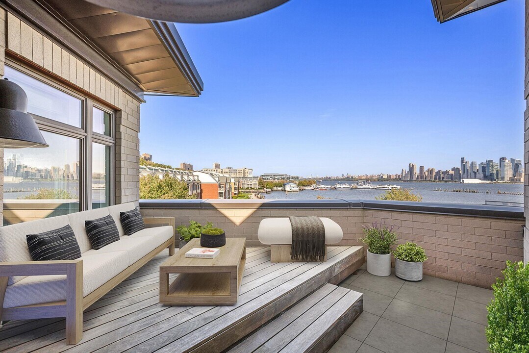 TH3 Henley Pl in Weehawken, NJ - Building Photo