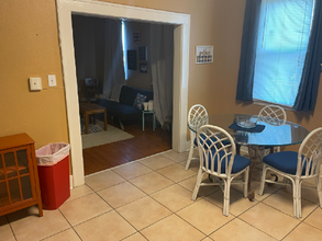 110 Carolyn St, Unit 1 in La Marque, TX - Foto de edificio - Building Photo