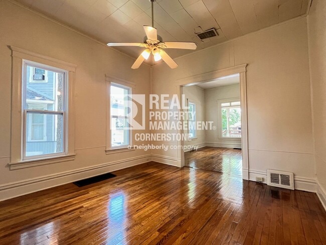 property at 1116-1118 Forbes St