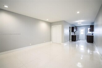 320 84th St in Miami Beach, FL - Building Photo - Building Photo