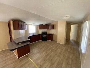 1620 E Reno Rd in Azle, TX - Building Photo - Building Photo