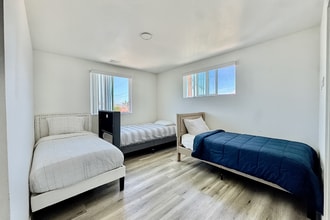 217 E 29th St in Los Angeles, CA - Foto de edificio - Building Photo