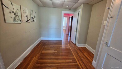 60-24 70th Ave in Queens, NY - Building Photo - Building Photo