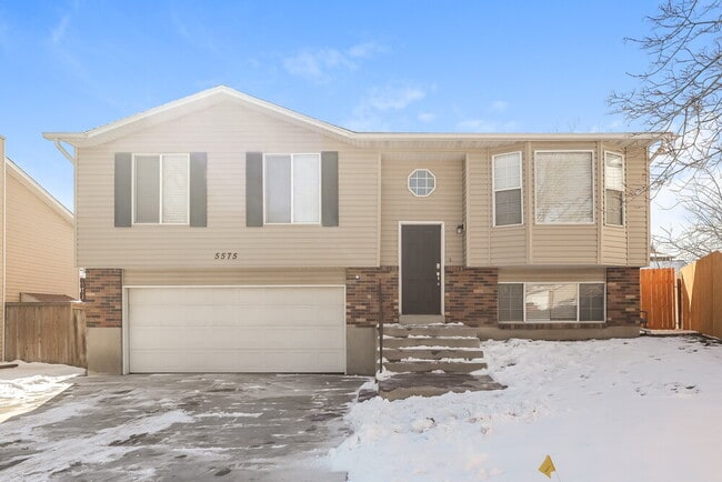 property at 5575 Snapdragon Cove
