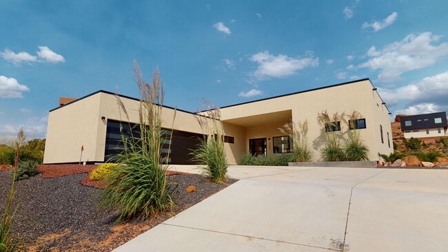 property at 2183 Salida Del Sol