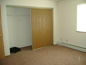 Gray Hawk Apartments in Mankato, MN - Building Photo - Interior Photo