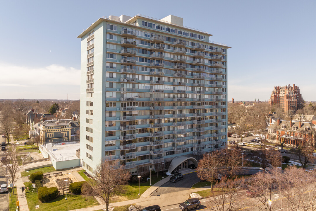 Delaware Tower Condominiums in Buffalo, NY - Building Photo