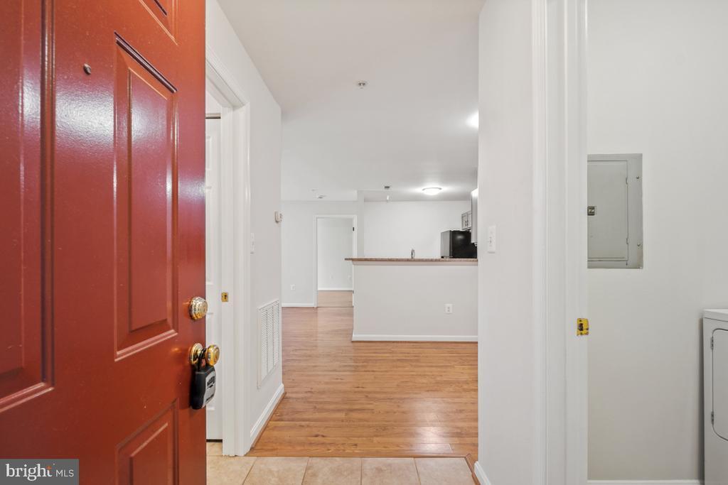 18815 Sparkling Water Dr in Germantown, MD - Building Photo