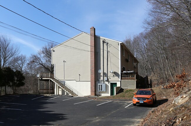 12 Platoz Dr in Uncasville, CT - Foto de edificio - Building Photo