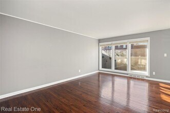 556 Bloomfield Ct in Birmingham, MI - Building Photo - Building Photo