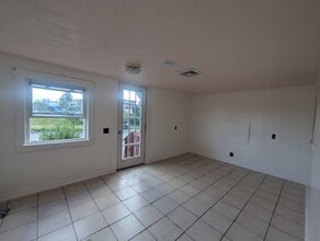 1 Torr Ave, Unit A in Rochester, NH - Building Photo - Building Photo