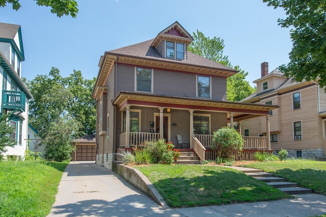 2205 Aldrich Ave S, Unit 2- Upper