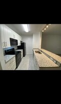 5455 Vineland Rd, Unit 3310 in Orlando, FL - Building Photo
