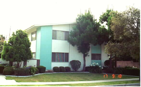 136-150 Brentwood Ave in Ventura, CA - Foto de edificio - Building Photo