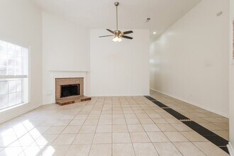 1729 Fay Dr in Conroe, TX - Building Photo - Building Photo