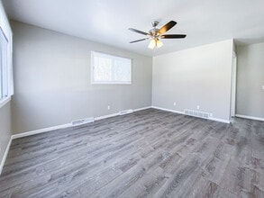 1853 Fisher St in Madison, WI - Foto de edificio - Building Photo