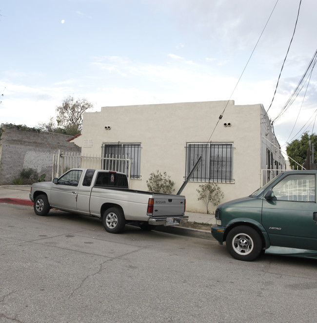 443-445 1/2 N Occidental Blvd in Los Angeles, CA - Building Photo - Building Photo