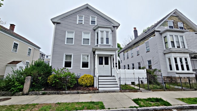 125 Hillman St in New Bedford, MA - Building Photo - Building Photo
