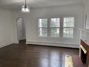 1107 Hazel Ave in Deerfield, IL - Building Photo - Building Photo
