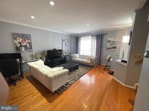 47402 Darkhollow Falls Ter in Sterling, VA - Foto de edificio - Building Photo