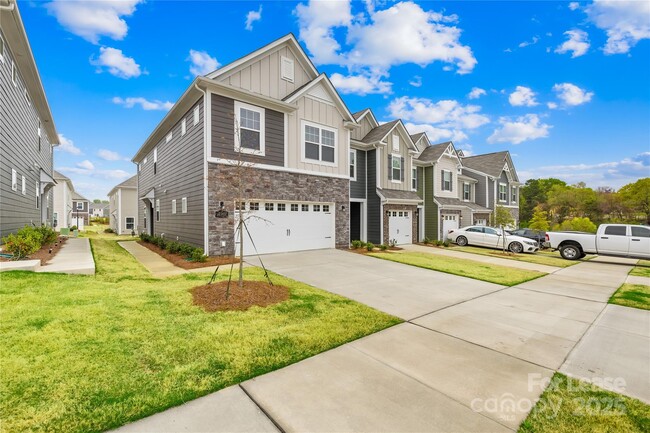 7145 Bentz St in Charlotte, NC - Building Photo - Building Photo