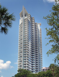 Signature Place Tower in St. Petersburg, FL - Foto de edificio - Building Photo