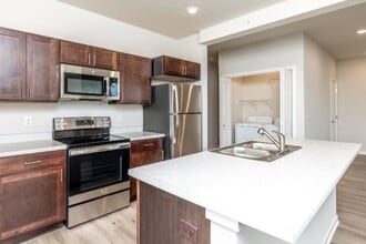 Kettlestone Peak Apartments in Waukee, IA - Foto de edificio - Building Photo