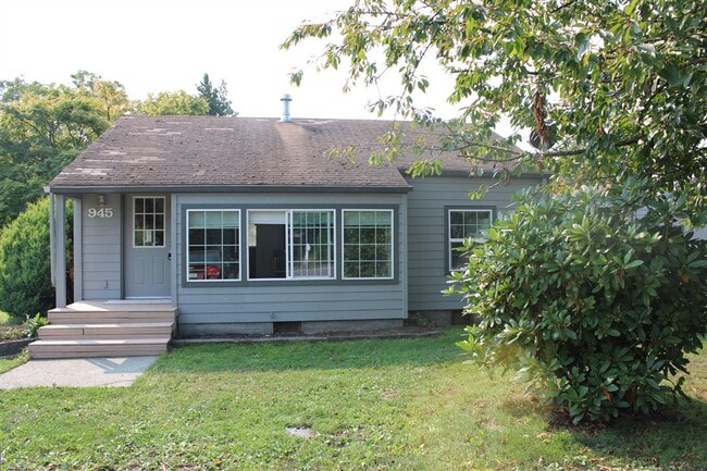 945 Fidalgo St in Sedro Woolley, WA - Building Photo - Building Photo