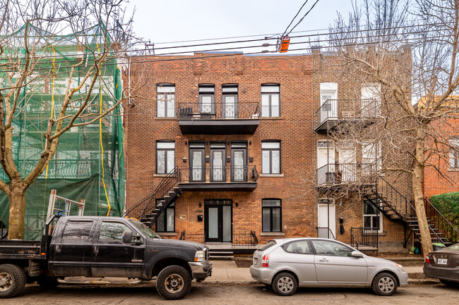 5558-5566 10E Av in Montréal, QC - Building Photo - Building Photo