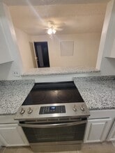 Keystone Courtyard Apartments in Tampa, FL - Building Photo - Building Photo