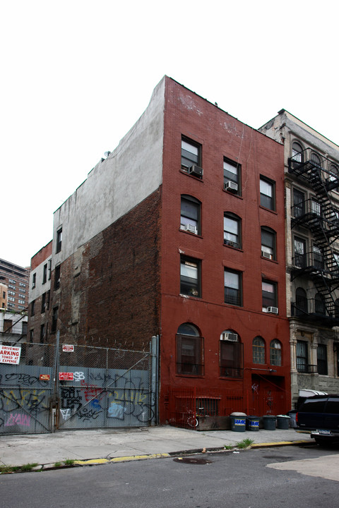 217 Henry St in New York, NY - Building Photo