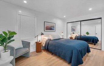 10427 Beach St in Bellflower, CA - Foto de edificio - Building Photo