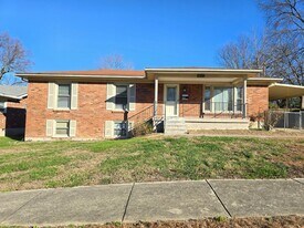 4611 Estate Dr in Louisville, KY - Building Photo