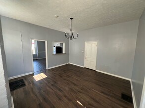 1535 St Clair St in Covington, KY - Building Photo - Building Photo