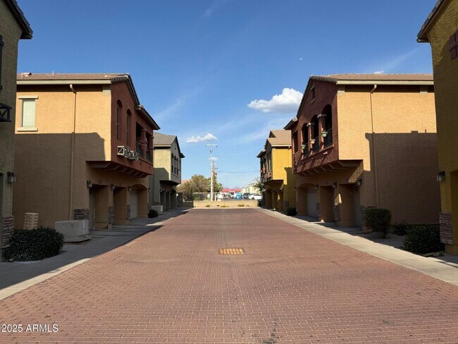 17150 N 23rd St in Phoenix, AZ - Building Photo - Building Photo