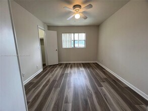 4083 NW 87th Ave in Sunrise, FL - Building Photo - Building Photo