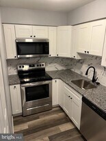 2202 Pileggi Rd in Warrington, PA - Building Photo