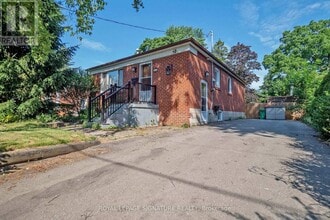 559 Drymen Crescent in Mississauga, ON - Building Photo - Building Photo