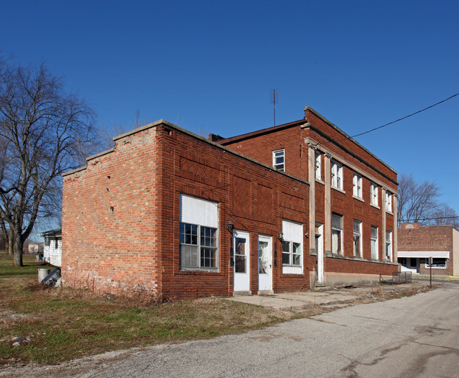 120 E Main St in Atwood, IN - Building Photo - Building Photo