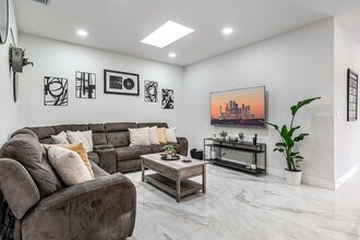 828 SW 14th Ct in Fort Lauderdale, FL - Building Photo - Building Photo