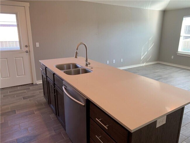 601 W Weymouth-Unit -601 A in Siloam Springs, AR - Building Photo - Building Photo