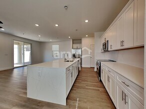 10573 Lagaspi Dr in Las Vegas, NV - Building Photo - Building Photo