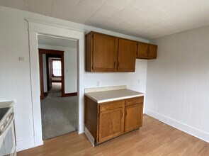 1115 Oliver St, Unit D in North Tonawanda, NY - Building Photo - Building Photo