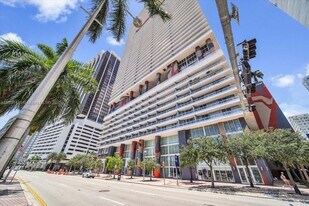 50 Biscayne Blvd in Miami, FL - Building Photo