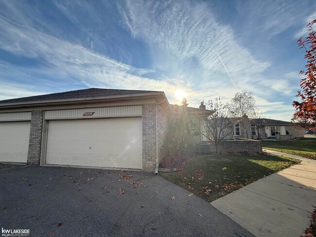 50299 Highpoint Ct in Macomb, MI - Building Photo - Building Photo