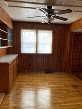 1215 Walnut St in Cedar Falls, IA - Building Photo - Building Photo
